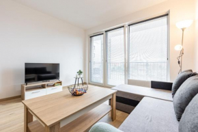 Sunny Haven: Modern 2BR,Garage, WiFi,Stream